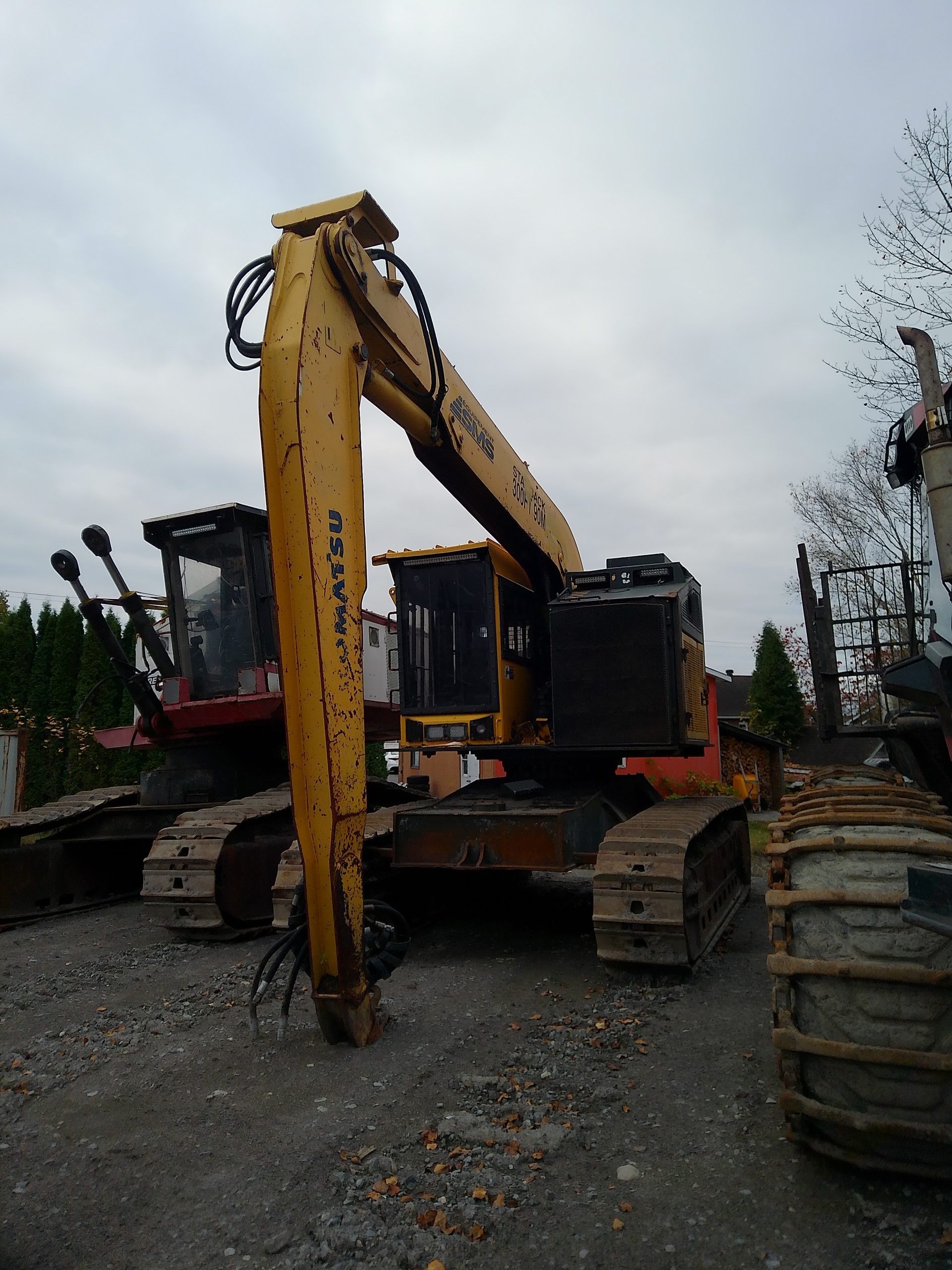 Pelle mécanqiue Komatsu XT430 Usagé